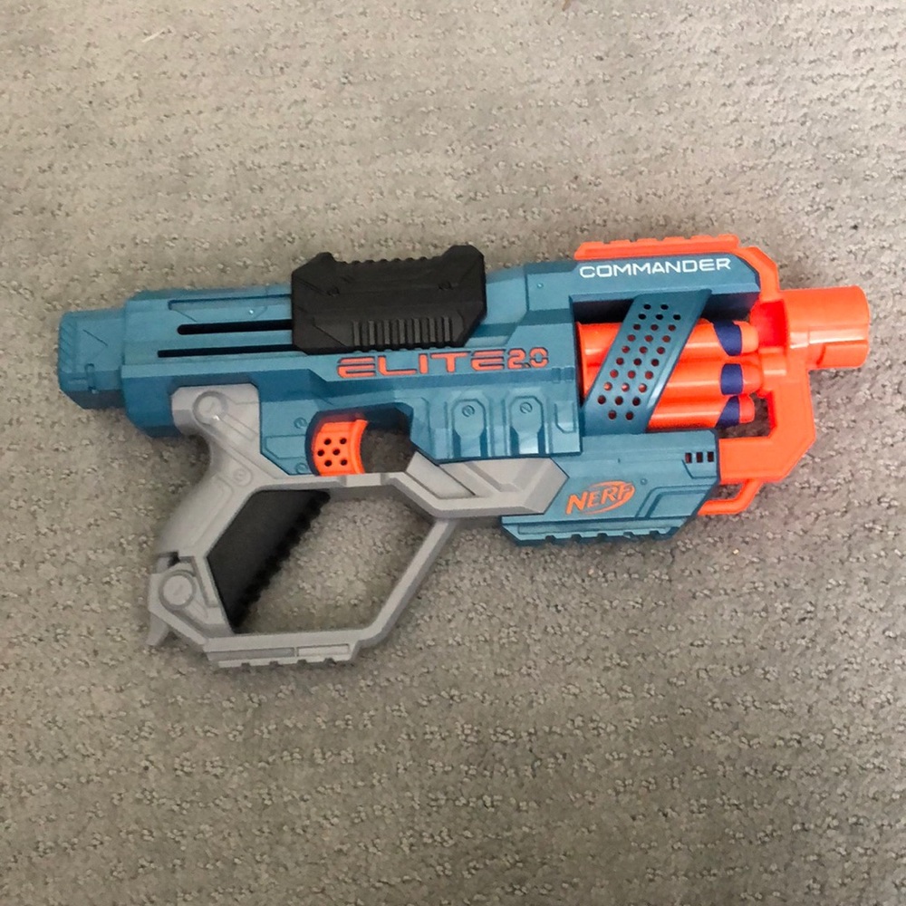 Nerf Commander Elite, loaded (6 bullets)